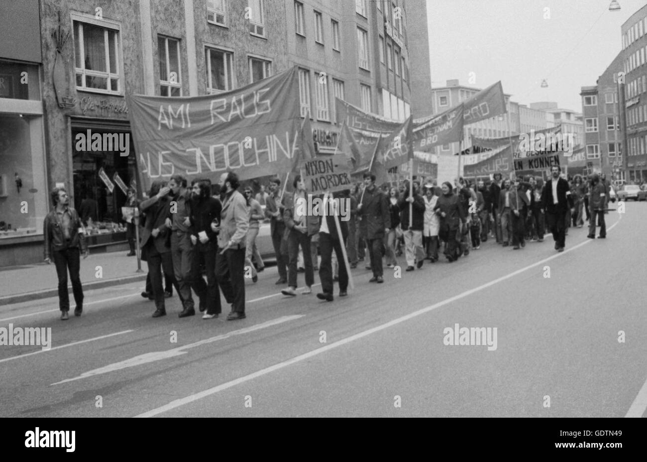 Protestation contre la guerre du Vietnam à Augsbourg, 1966 Banque D'Images