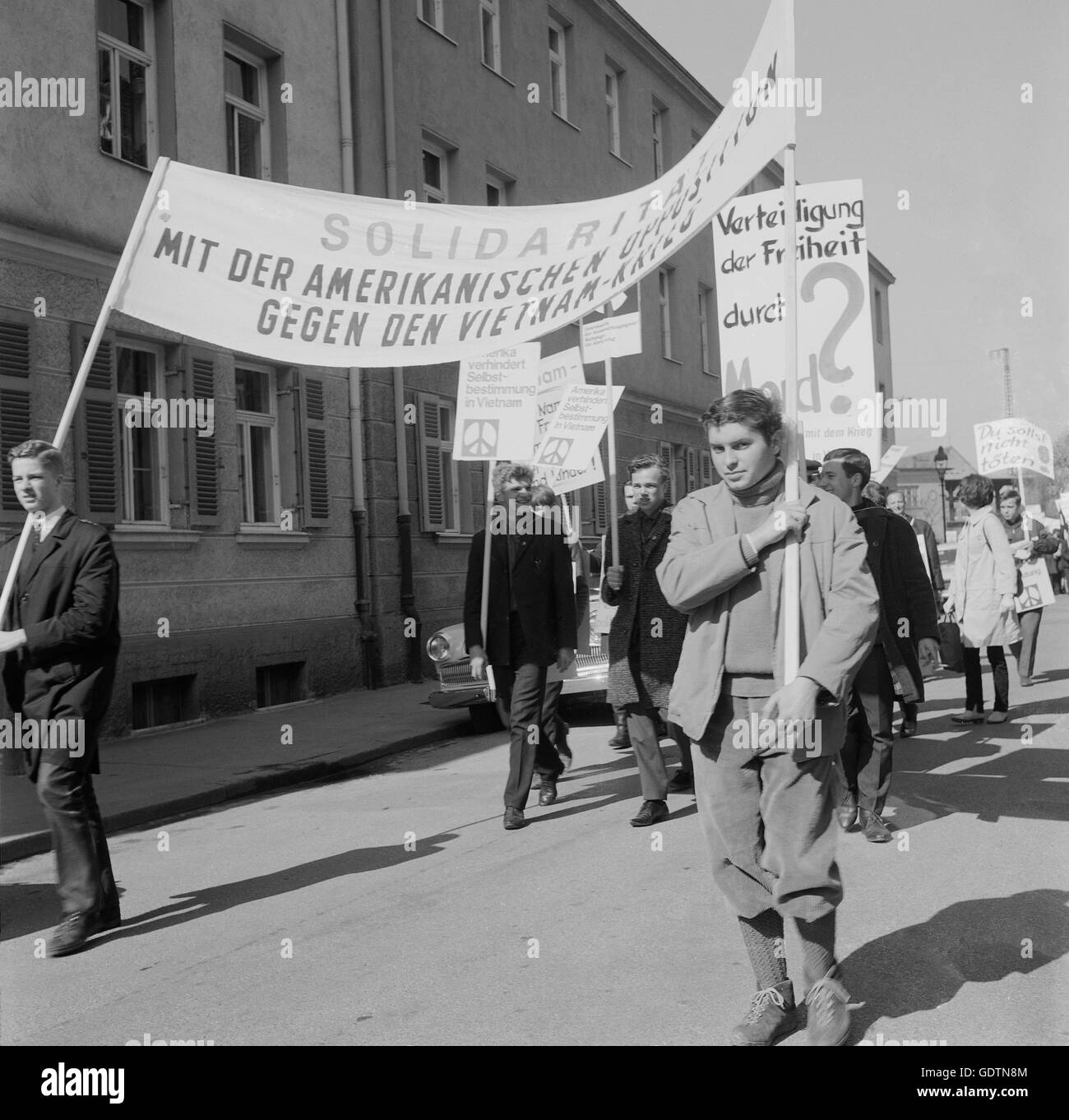 Mars démonstration à Augsbourg, 1966 Banque D'Images