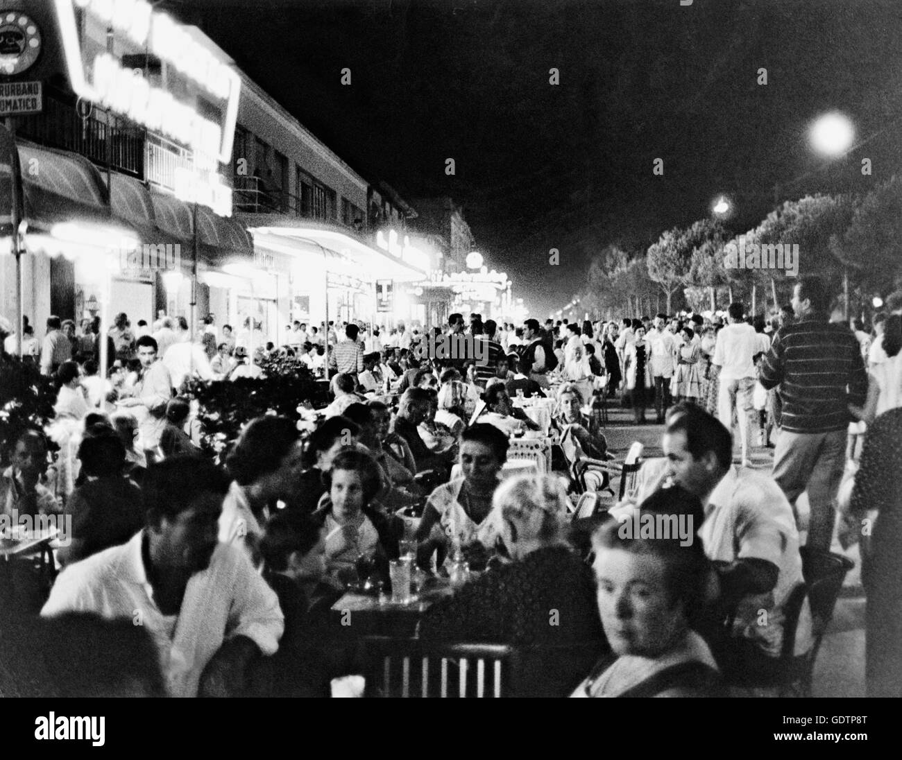 La vie nocturne dans la Via Veneto Banque D'Images