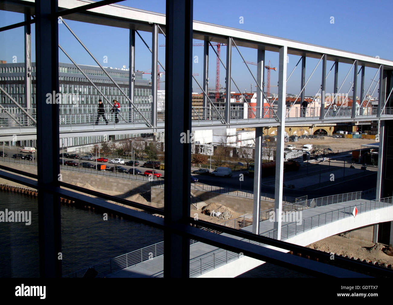 Pont vers le bâtiment Marie-Elisabeth-Lueders-Haus Banque D'Images