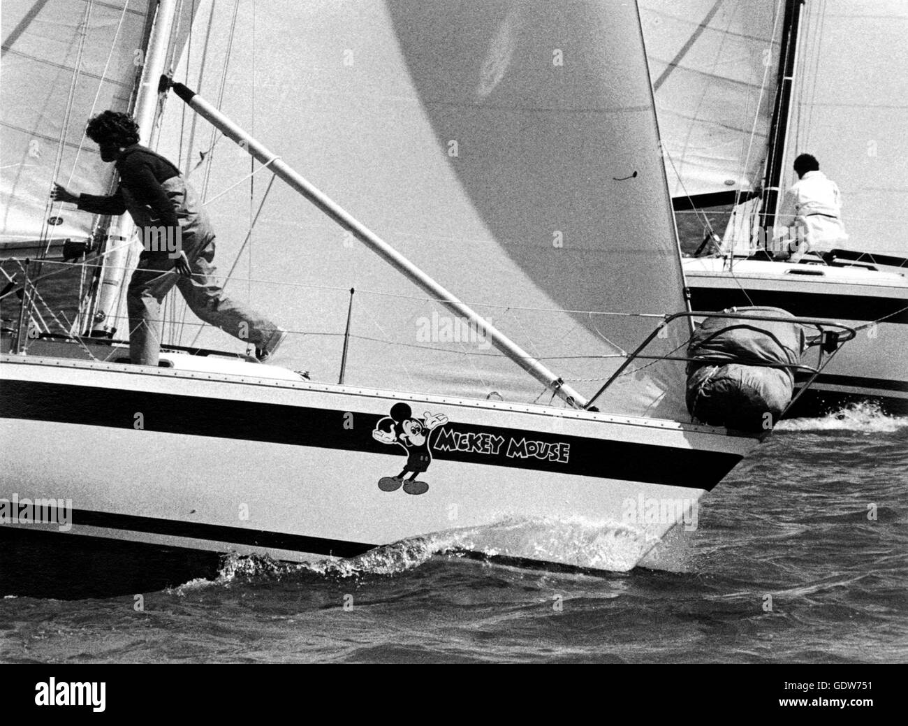 Nouvelles photos d'AJAX. 1979. LYMINGTON, Angleterre. - MATCH RACING - Mickey Mouse (USA) QUI SE FONT CONCURRENCE SUR LE ROYAL LYMINGTON CUP MATCH RACING SERIES DANS LE SOLENT. PHOTO:JONATHAN EASTLAND/AJAX REF:HDD/RLC79/MICKEY Banque D'Images