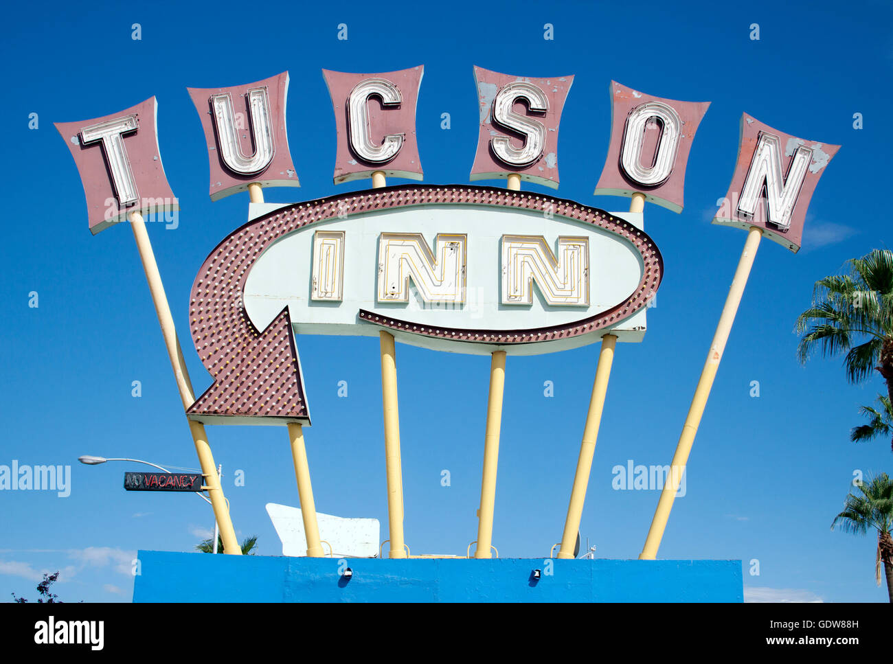 Inn Tucson signe pour un vieux motel en centre-ville de Tucson en Arizona Banque D'Images