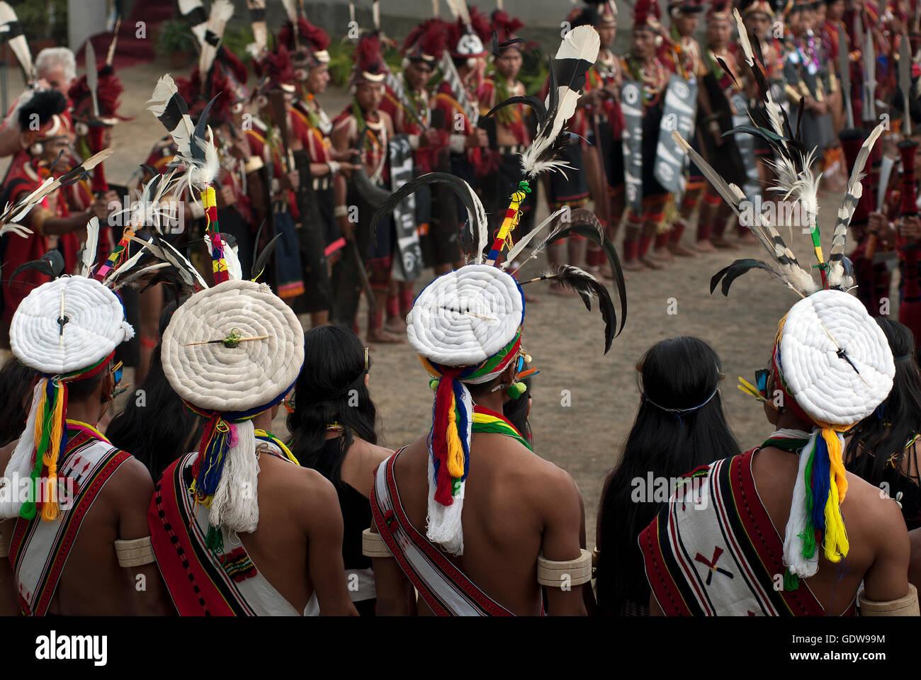 L'image d'hommes de la tribu Naga à Horbill festival, Nagaland, Inde Banque D'Images