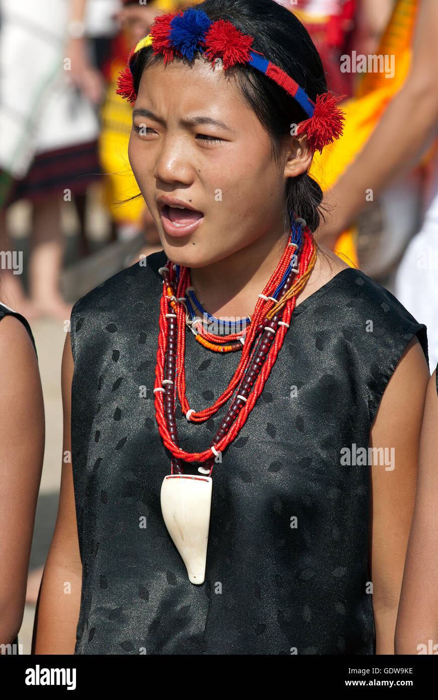 L'image d'Pochury filles tribu Singing Hornbill Festival, Nagaland, Inde Banque D'Images