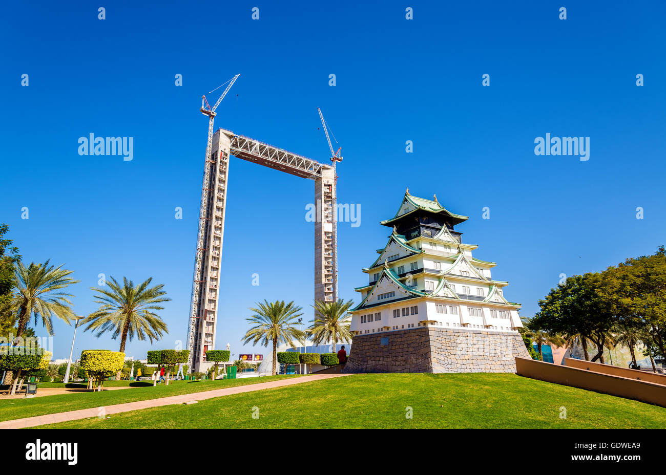 Châssis en construction au-dessus de Dubaï Zabeel Park - ÉMIRATS ARABES UNIS Banque D'Images