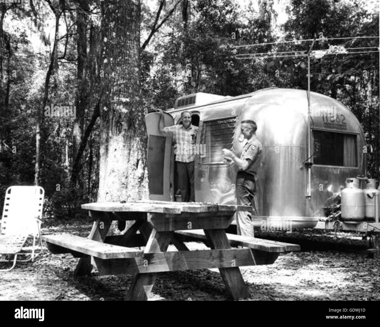 Ranger avec camping-à Oleno State Park - Columbia Comté Banque D'Images