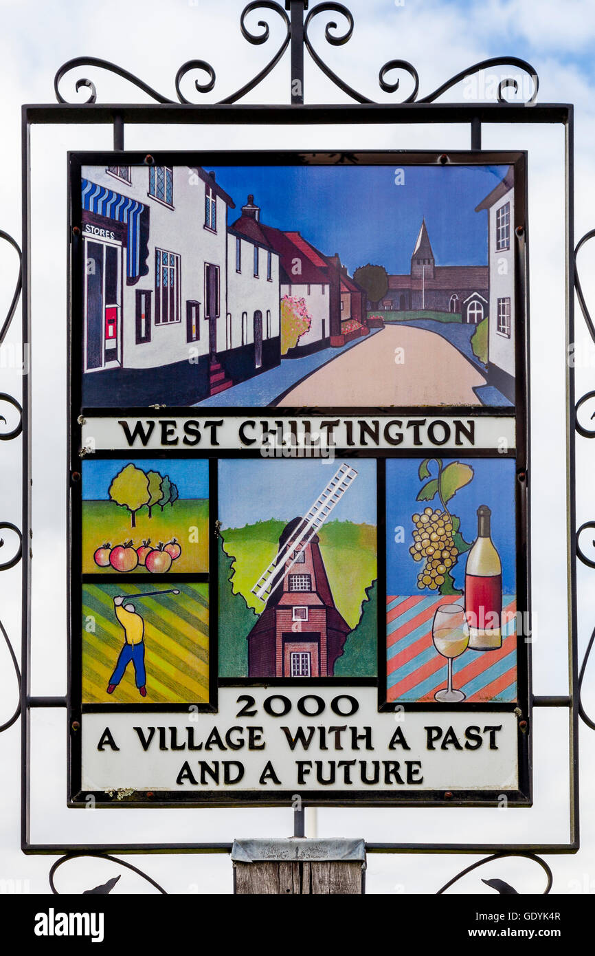 Le panneau du village de West Chiltington, Sussex, UK Banque D'Images