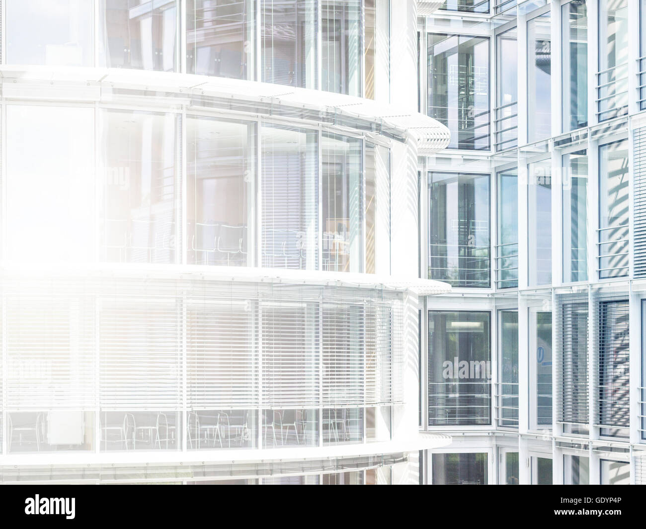 Résumé office building exterior - façade en verre Banque D'Images