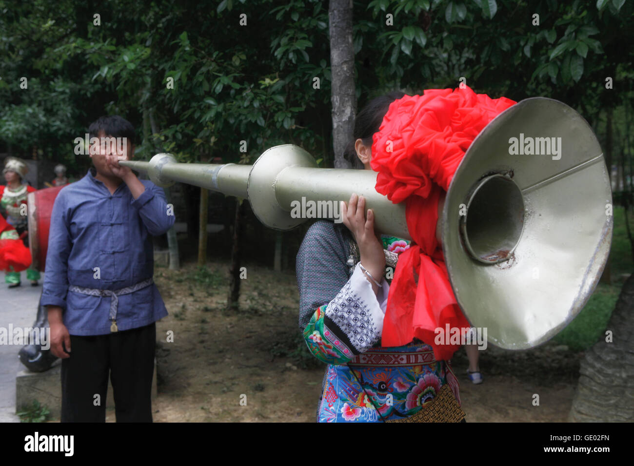 Instrument de musique avec quelques Denghan , Village Miao Banque D'Images