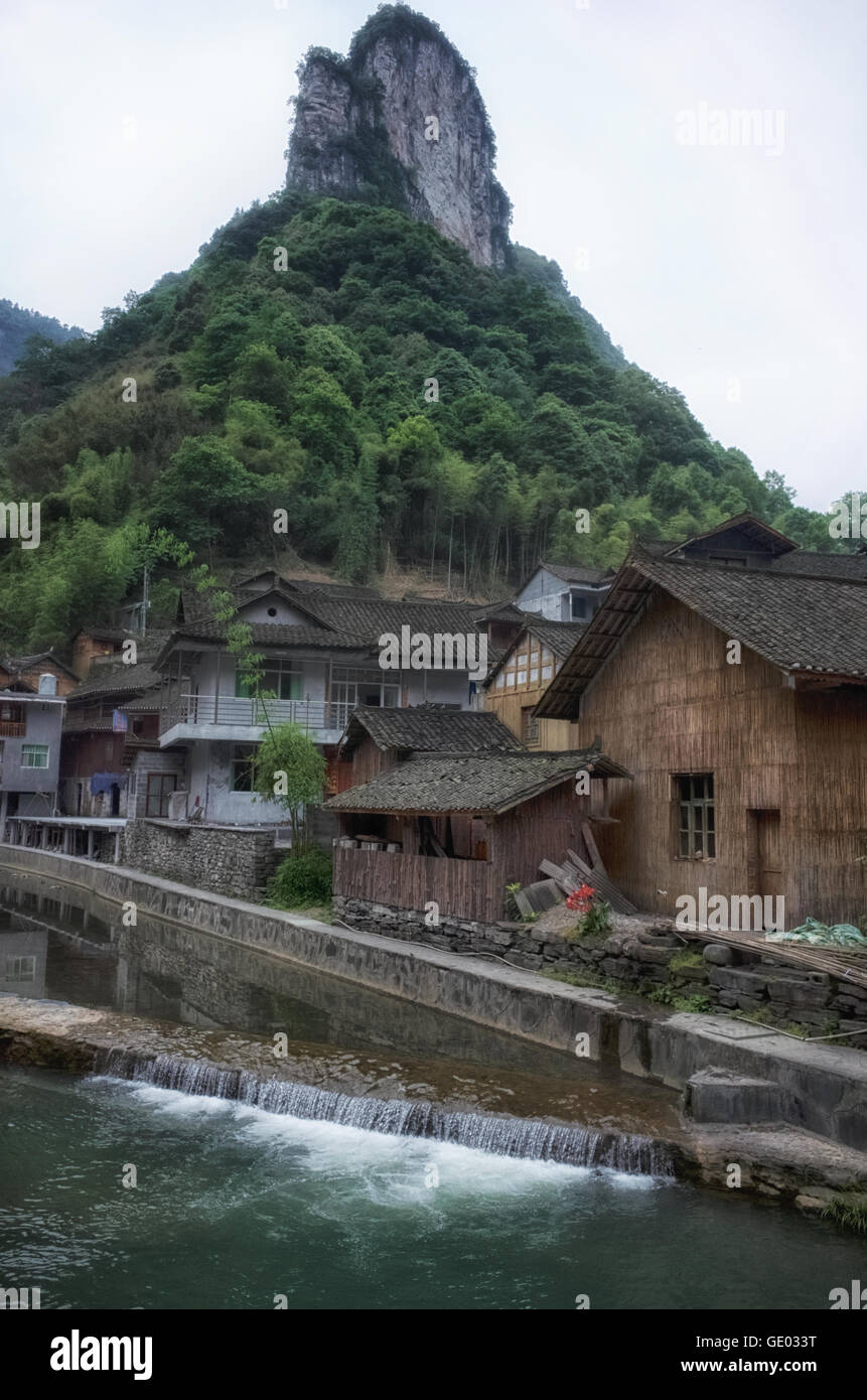 Spectacle folklorique pour les touristes, Miao Town Hunan, République populaire de Chine 2016 Banque D'Images