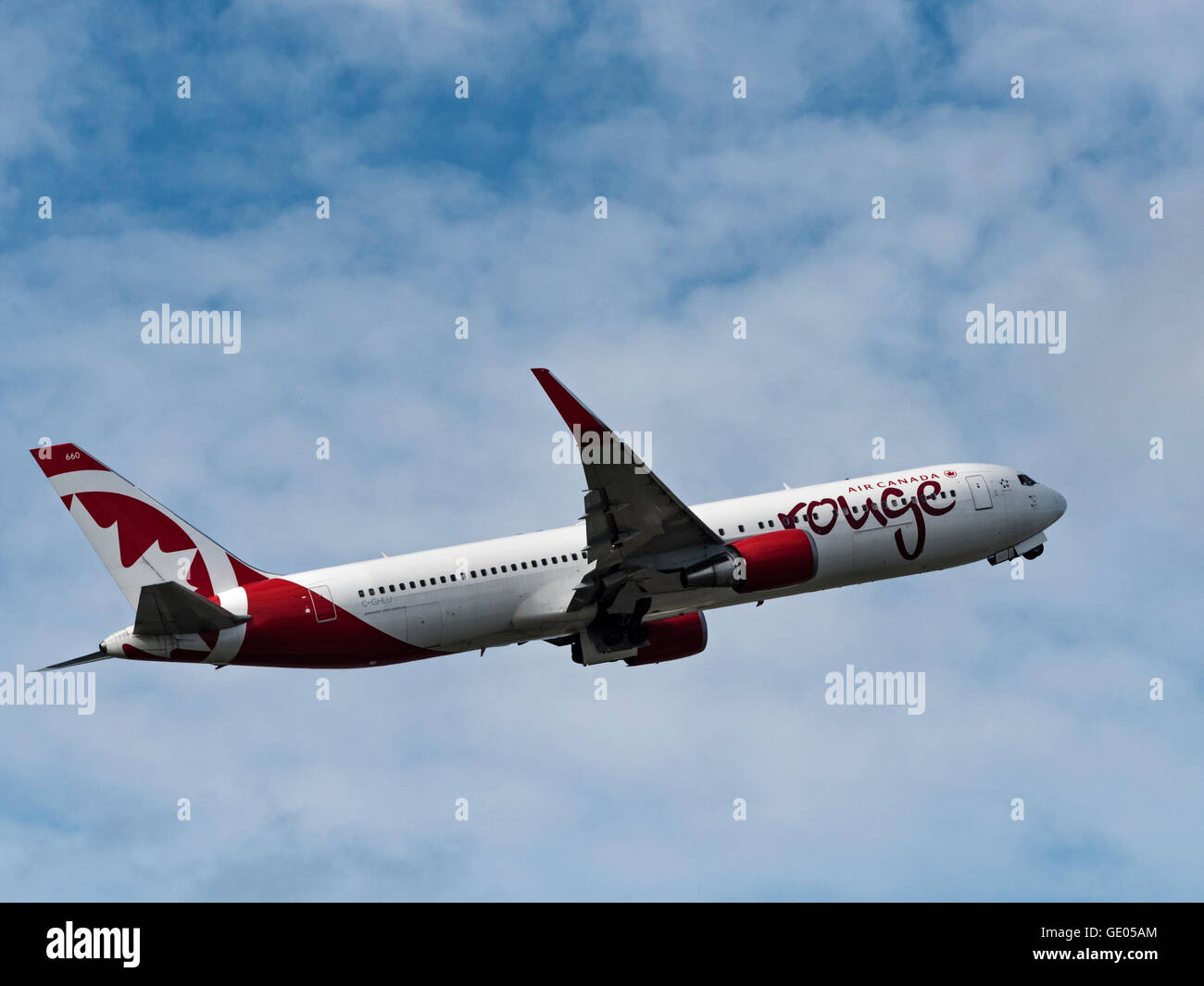 Air Canada rouge Boeing 767-300ER C-GHLU Banque D'Images