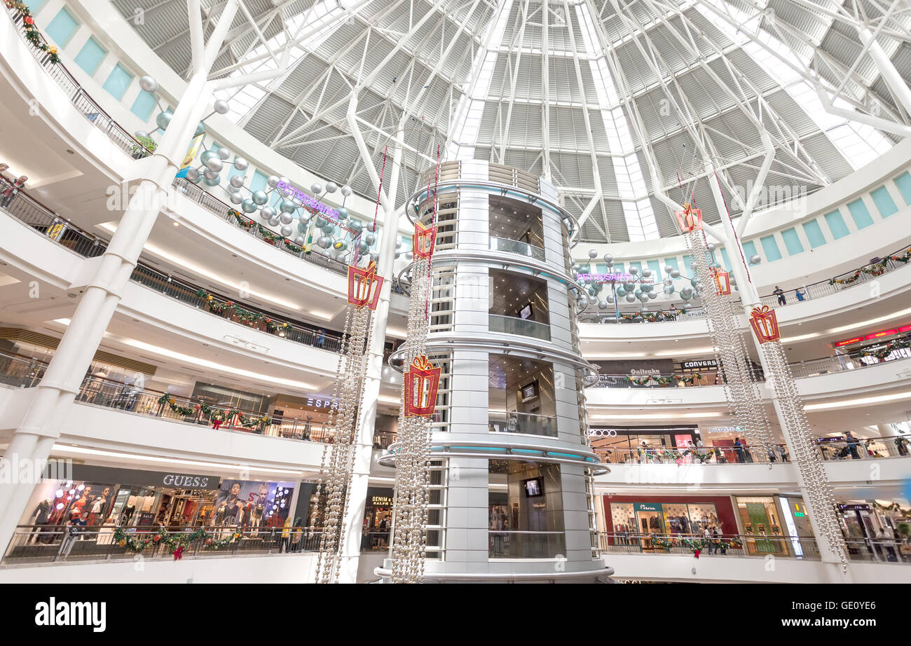 Noël en Malaisie, Suria KLCC's premier centre commercial avec 6 niveaux de points de vente et plus de 320 magasins. Banque D'Images