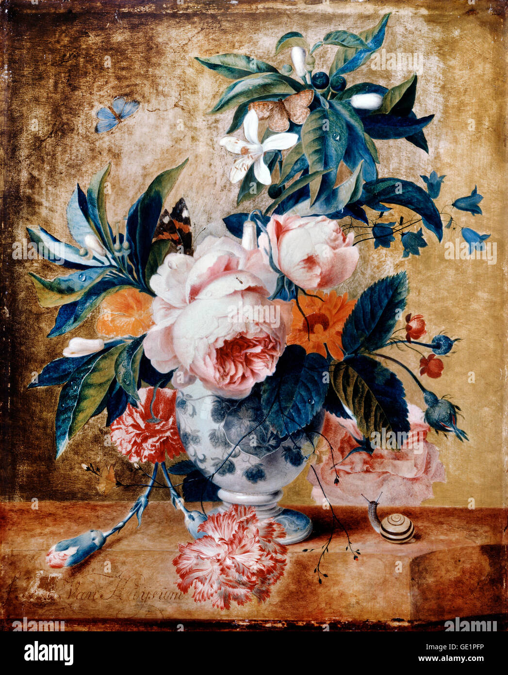 Jan van Huysum, un vase de Delft avec des fleurs. Circa 1730. Huile sur panneau. Dulwich Picture Gallery, Londres, Angleterre. Banque D'Images