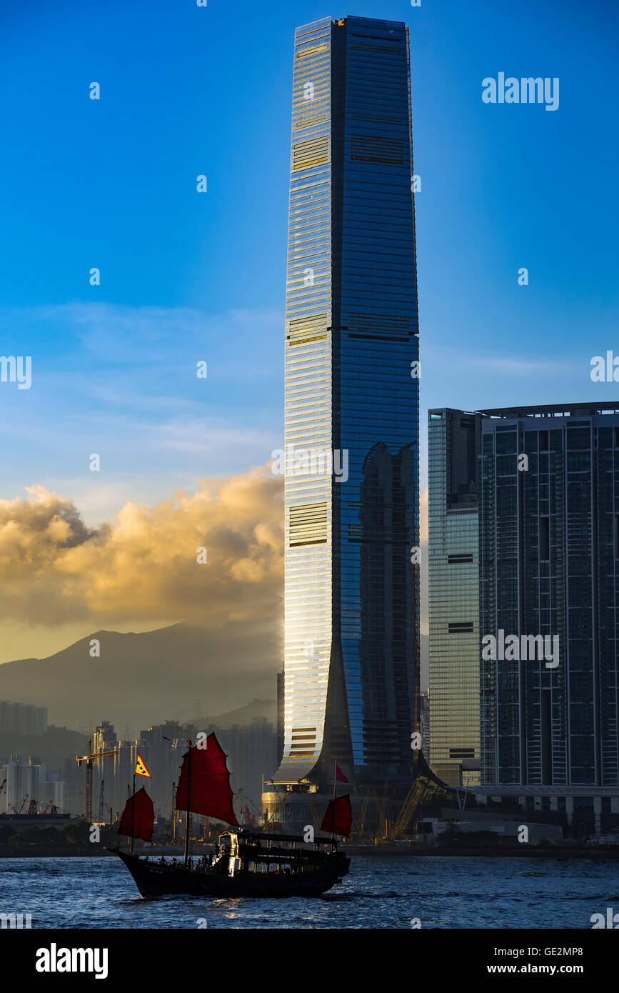 La nouvelle ville de Kowloon et de Hong Kong, le plus haut bâtiment de l'International commerce center ICC, Hong Kong, Chine. Banque D'Images
