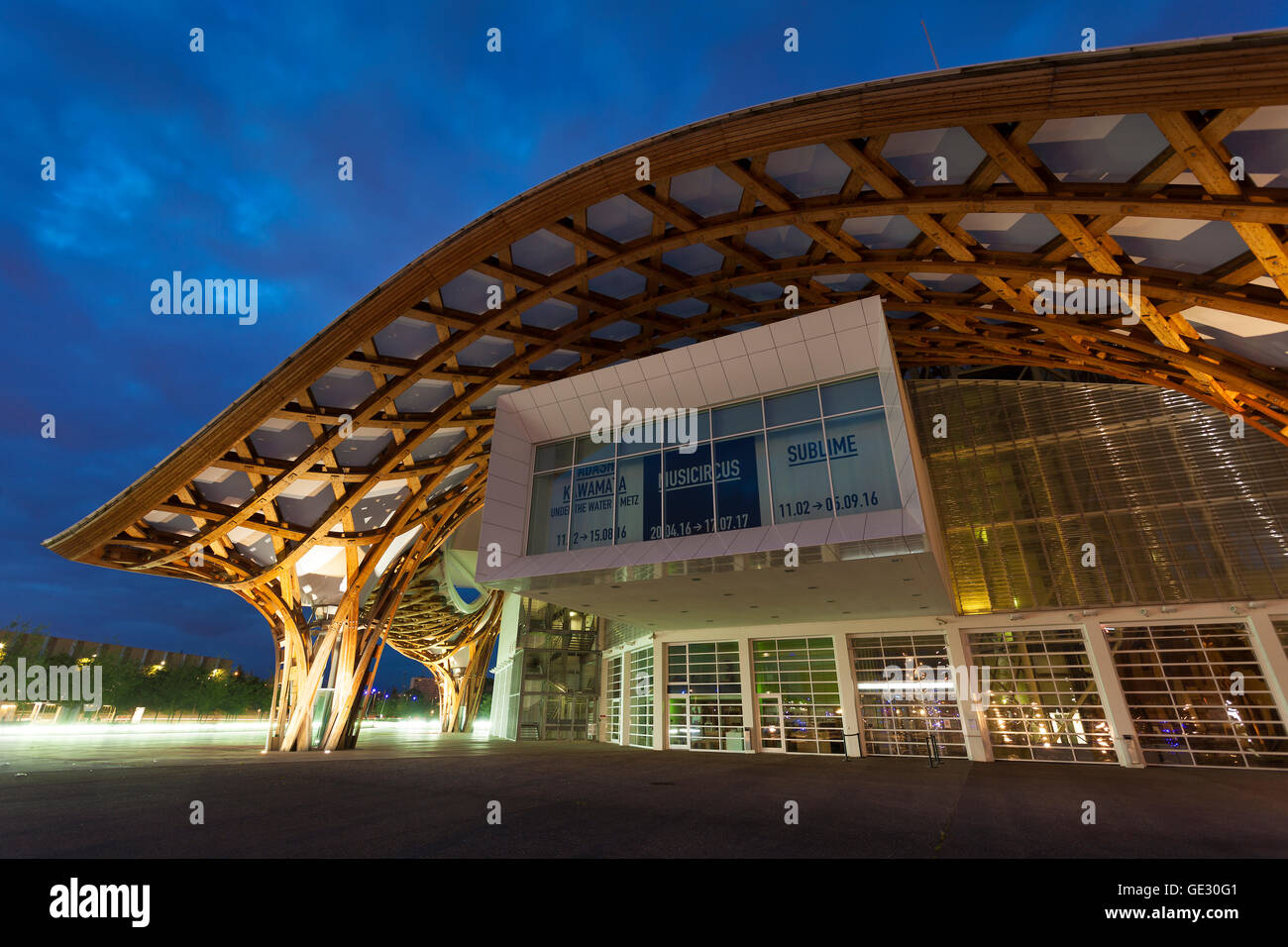 Centre Pompidou-Metz, Shigeru Ban et Jean de Gastines, Metz, Moselle, Lorraine, France Banque D'Images