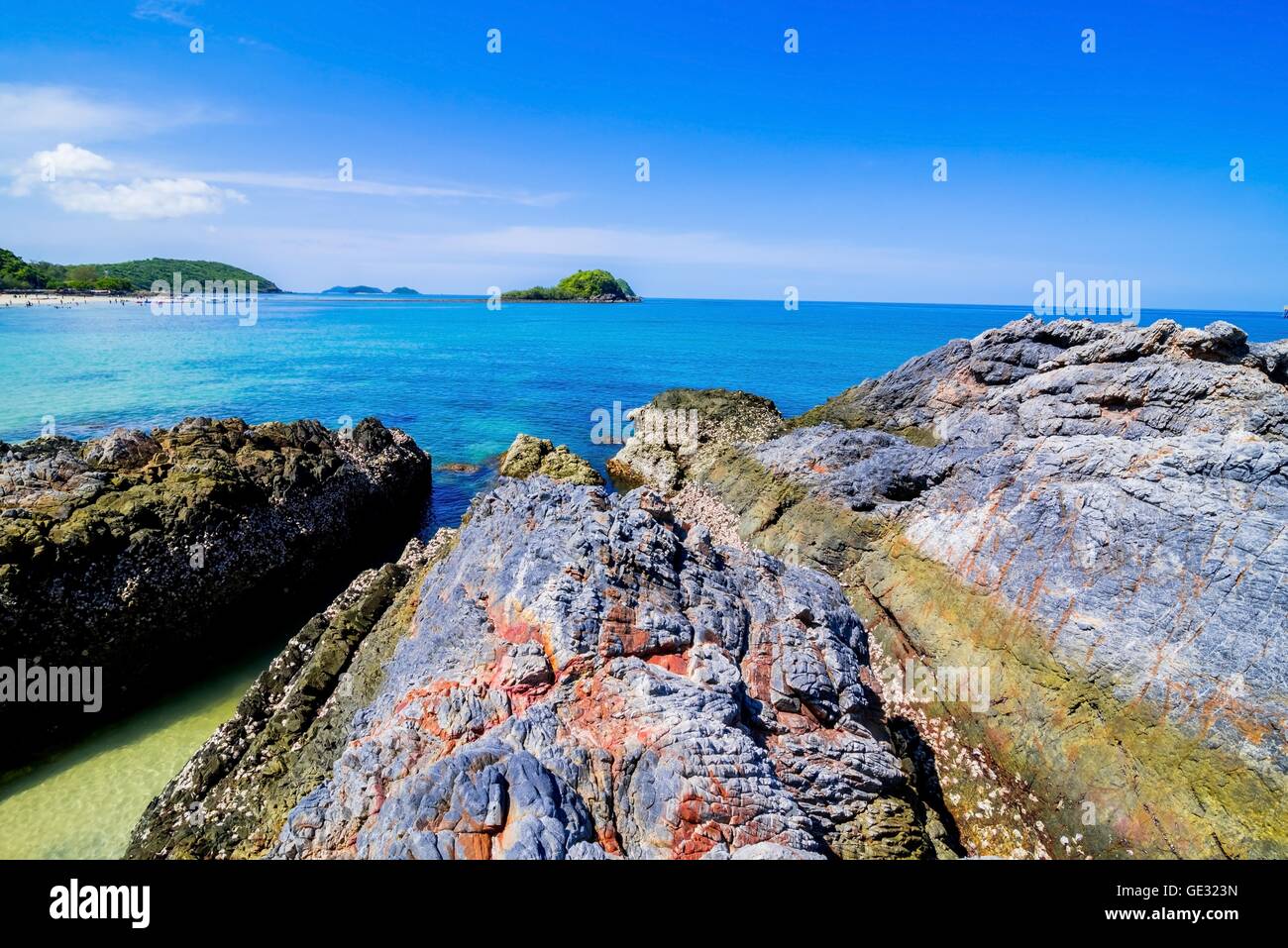 Belles îles en Thaïlande. snorkeling paradis avec de l'eau de mer claire et pierres beach Banque D'Images