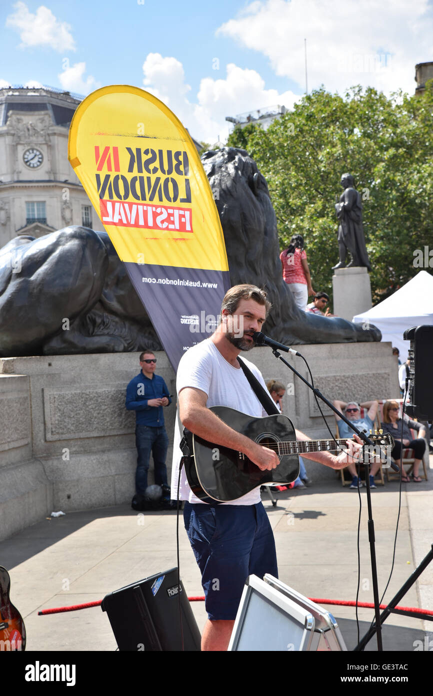 Trafalgar Square, Londres, Royaume-Uni. 23 juillet 2016. Busk dans London festival à Trafalgar square Crédit : Matthieu Chattle/Alamy Live News Banque D'Images