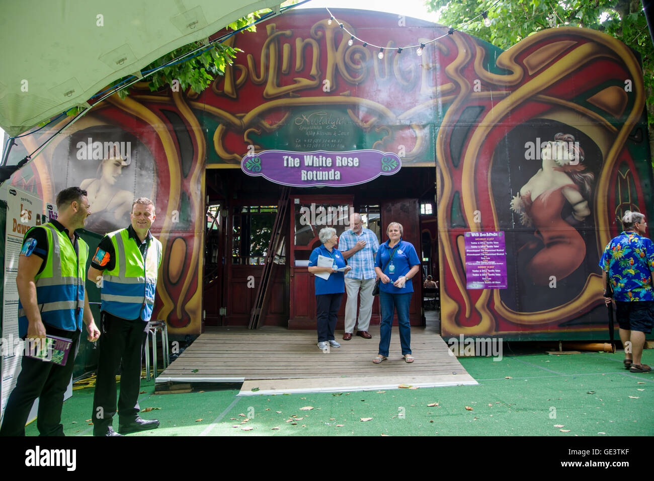 York, Angleterre. 23 juillet 2016. Le festival des arts du Grand Yorkshire Flinge dans Parliament Street, au centre de la ville. Calverley/Alay Live News Banque D'Images