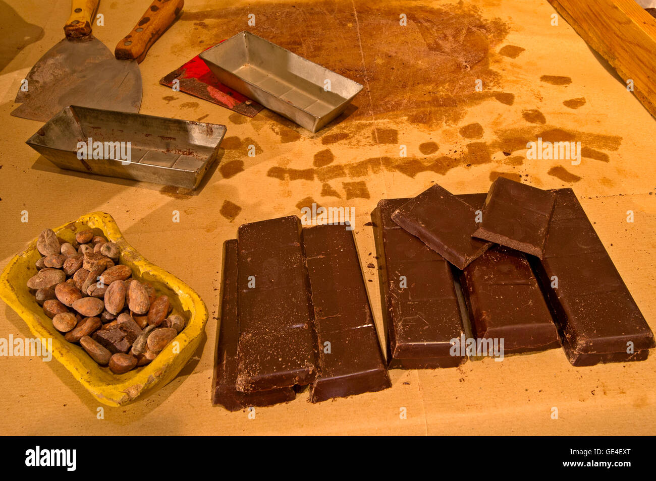 Italie Sicile Raguse - Musée du Chocolat - ' Danmmusu Ciucculataru ro ' -ancien laboratoire du dix-huitième siècle de travail -les tablettes de chocolat chocolat de Modica Banque D'Images