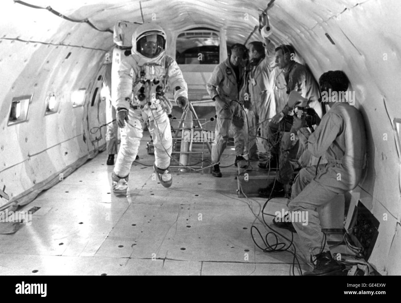 L'astronaute Edwin Aldrin se prépare à l'apesanteur lors de la mission Apollo 11, présentant la préparation de l'un des premiers pas de l'humanité sur la Lune. Banque D'Images