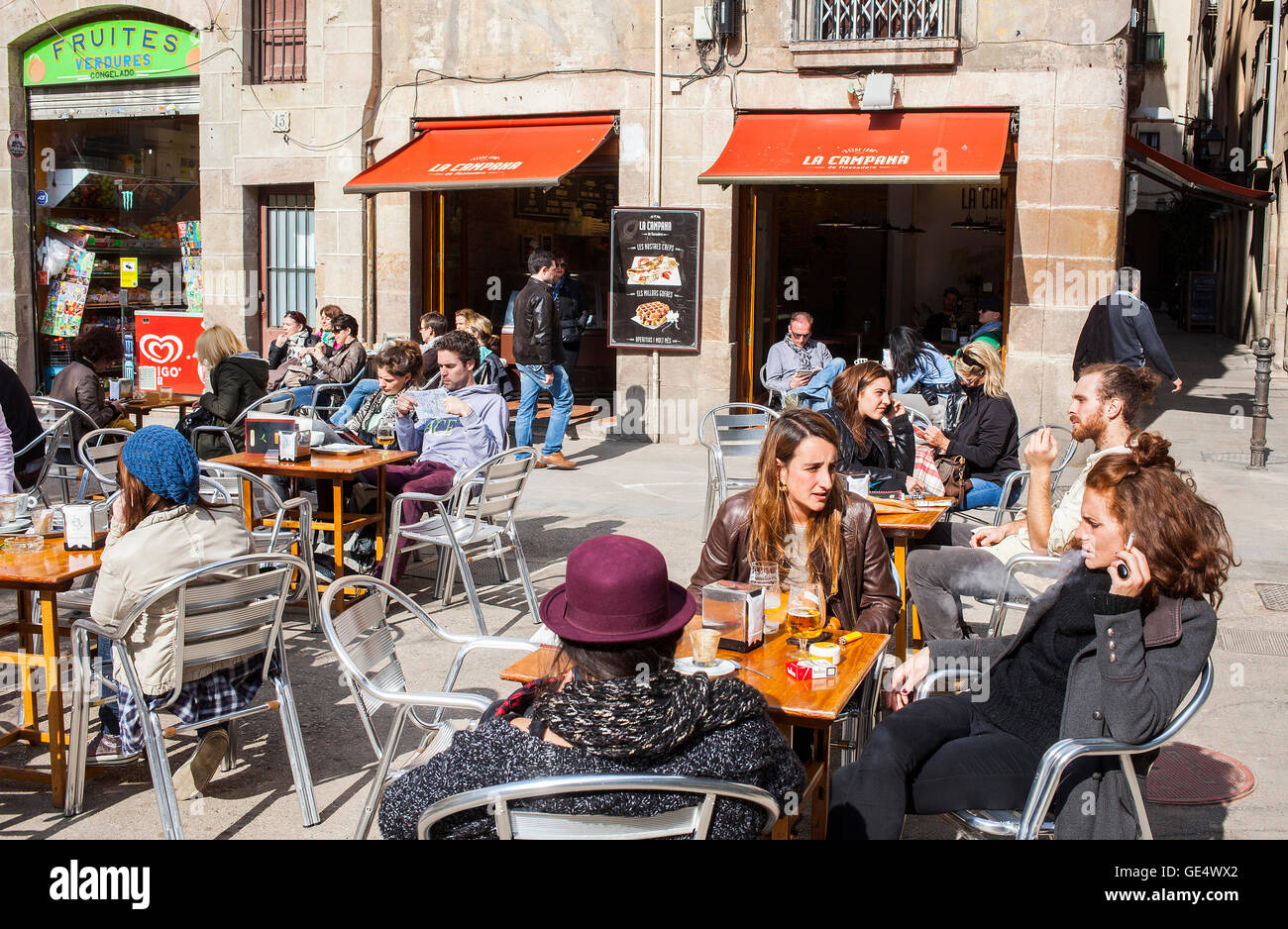 La Campana,outdoor cafe à Flassaders 15, Barcelone, Espagne. Banque D'Images