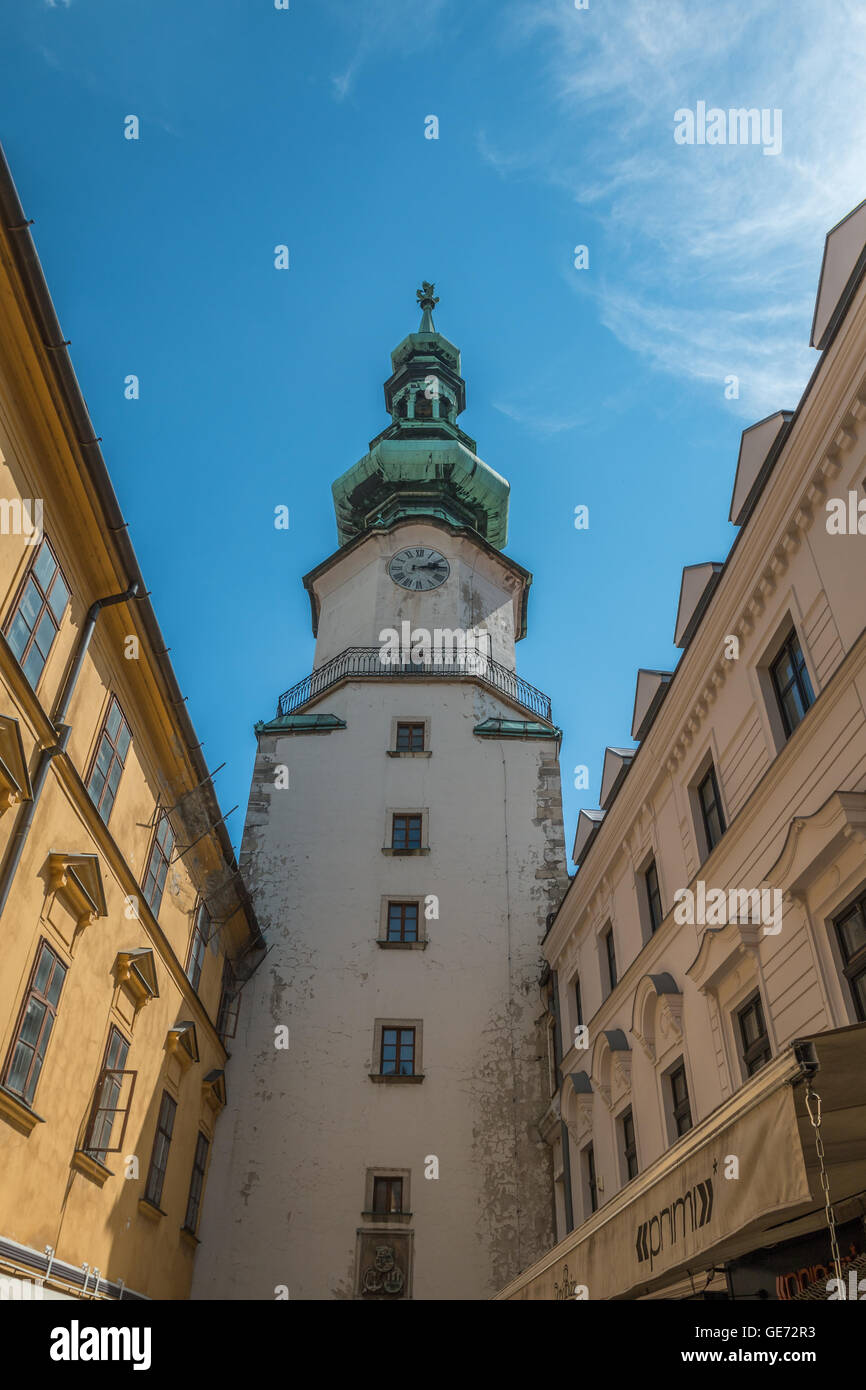 St Michael's Gate Tower dans la vieille ville de Bratislava en Slovaquie Banque D'Images