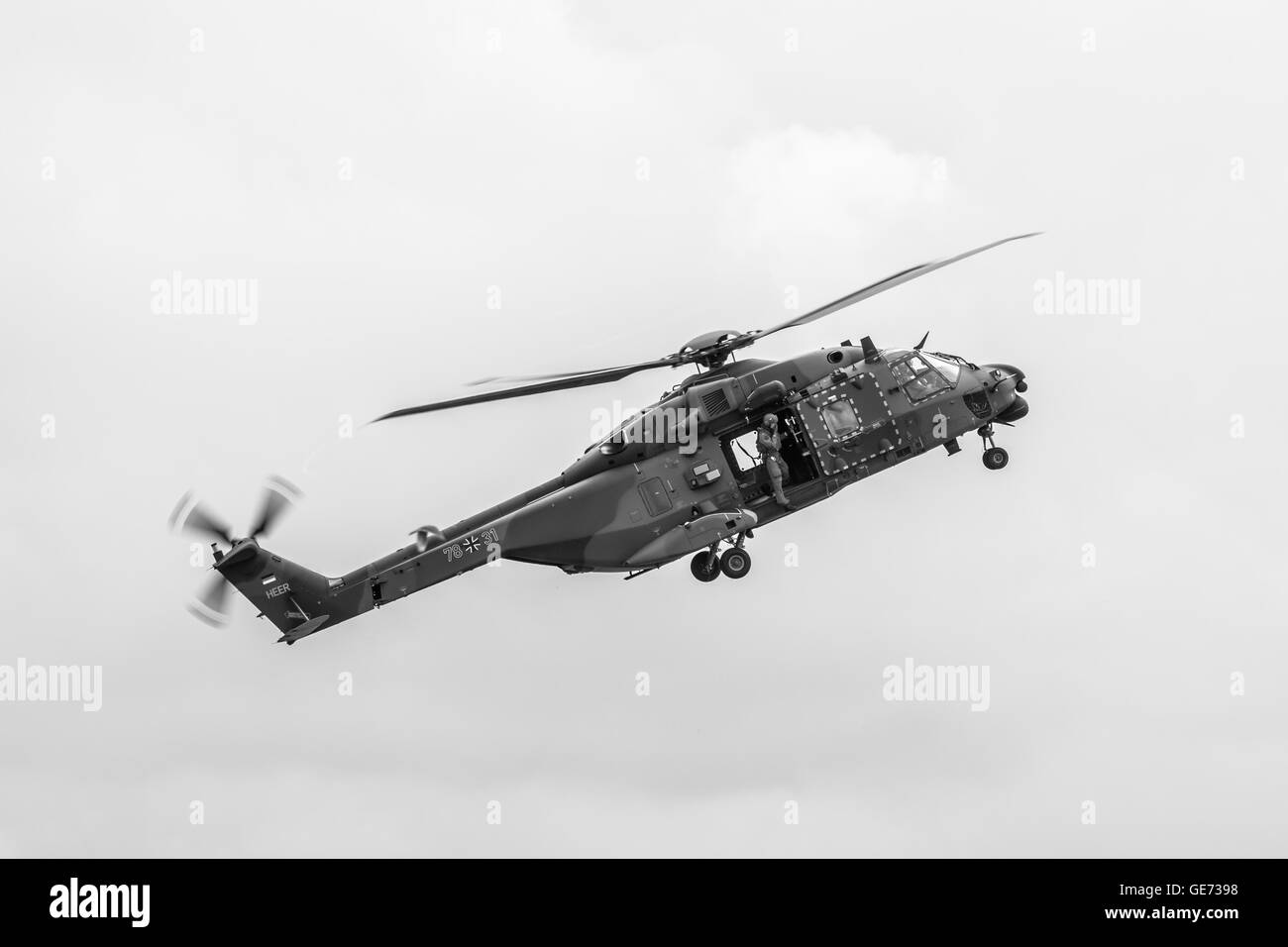 BERLIN, ALLEMAGNE - Juni 01, 2016 : billet avion hélicoptère NH90 de l'armée allemande. Noir et blanc. ILA Berlin Air Show Exhibition 2016 Banque D'Images