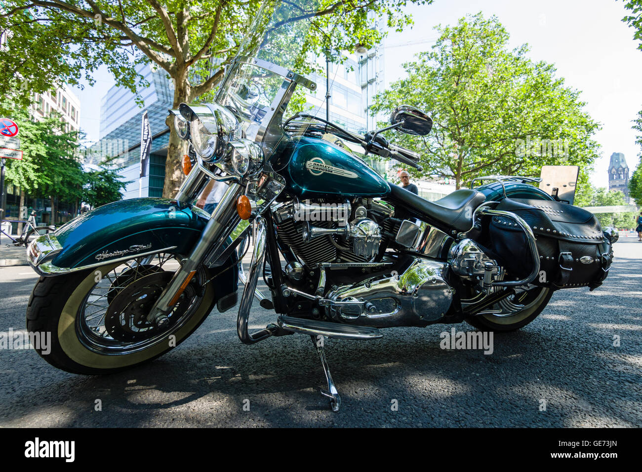 Harley davidson heritage softail motorcycle Banque de photographies et ...