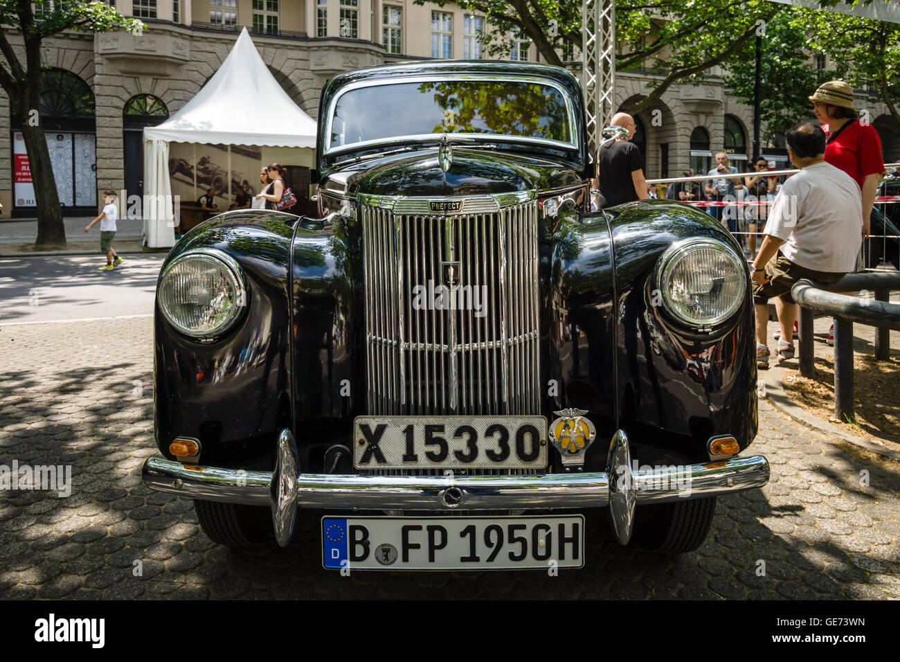 BERLIN - 05 juin 2016 : Vintage car Ford Prefect (E493A), une voiture britannique qui a été produite par Ford. Les Classic Days Berlin 2016 Banque D'Images
