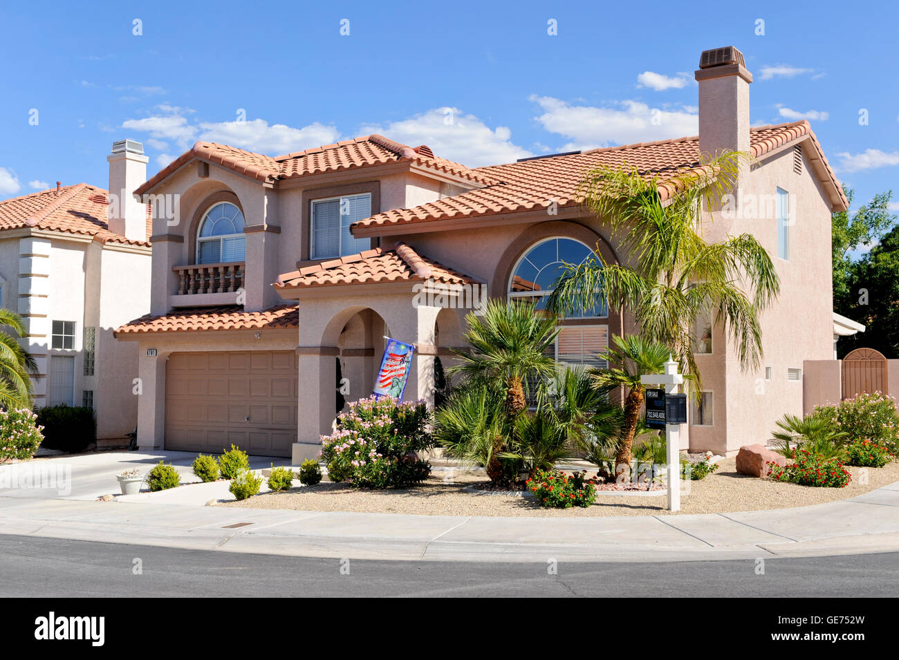 De l'extérieur d'un immeuble d'accueil dans le sud-ouest des États-Unis Banque D'Images