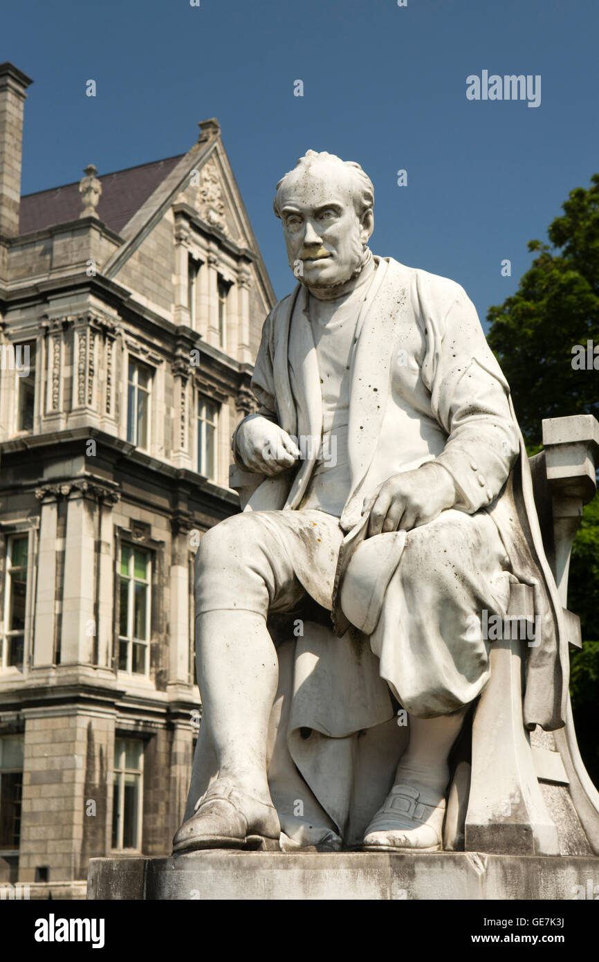 L'Irlande, Dublin, Trinity College, de la statue de George Salmon, Provost 1888-1904 Banque D'Images