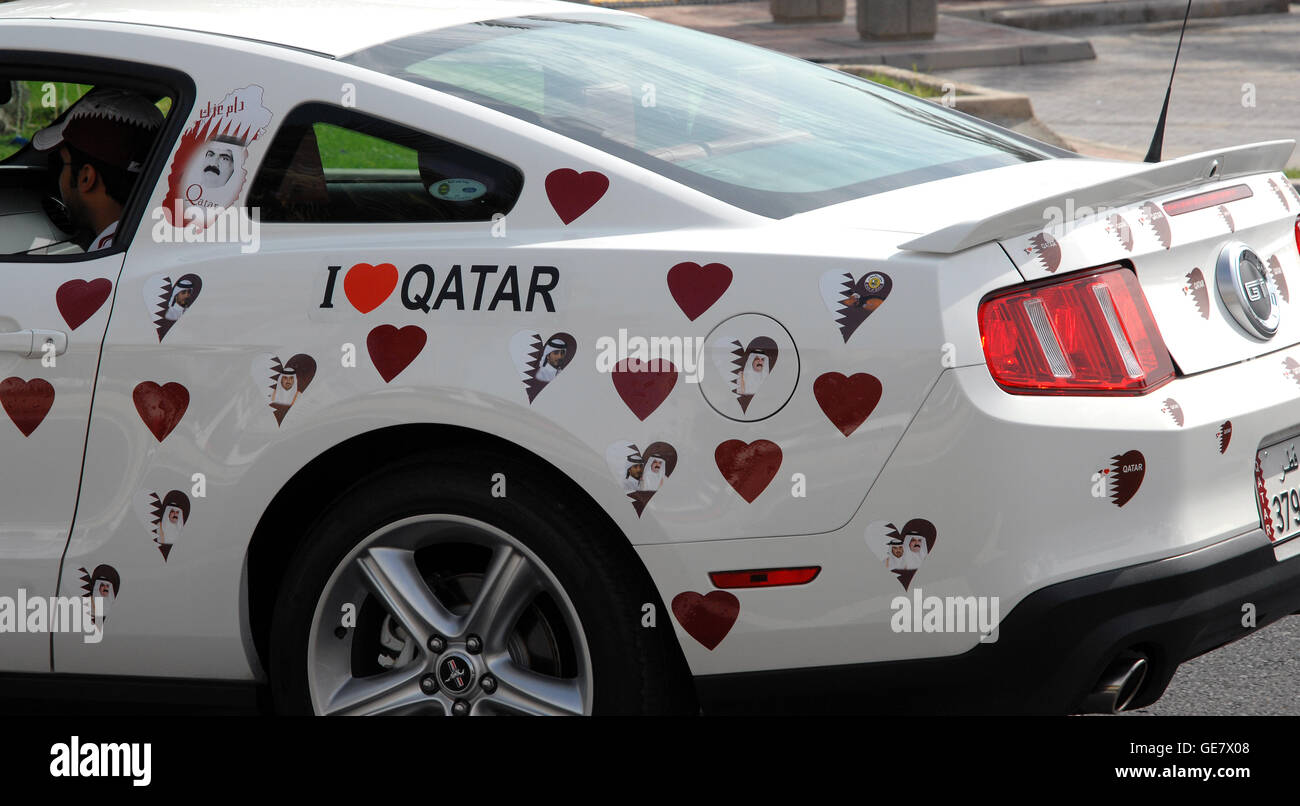 Doha, Qatar- Fête nationale, fête des voitures qatari pendant la journée à la Corniche. Banque D'Images