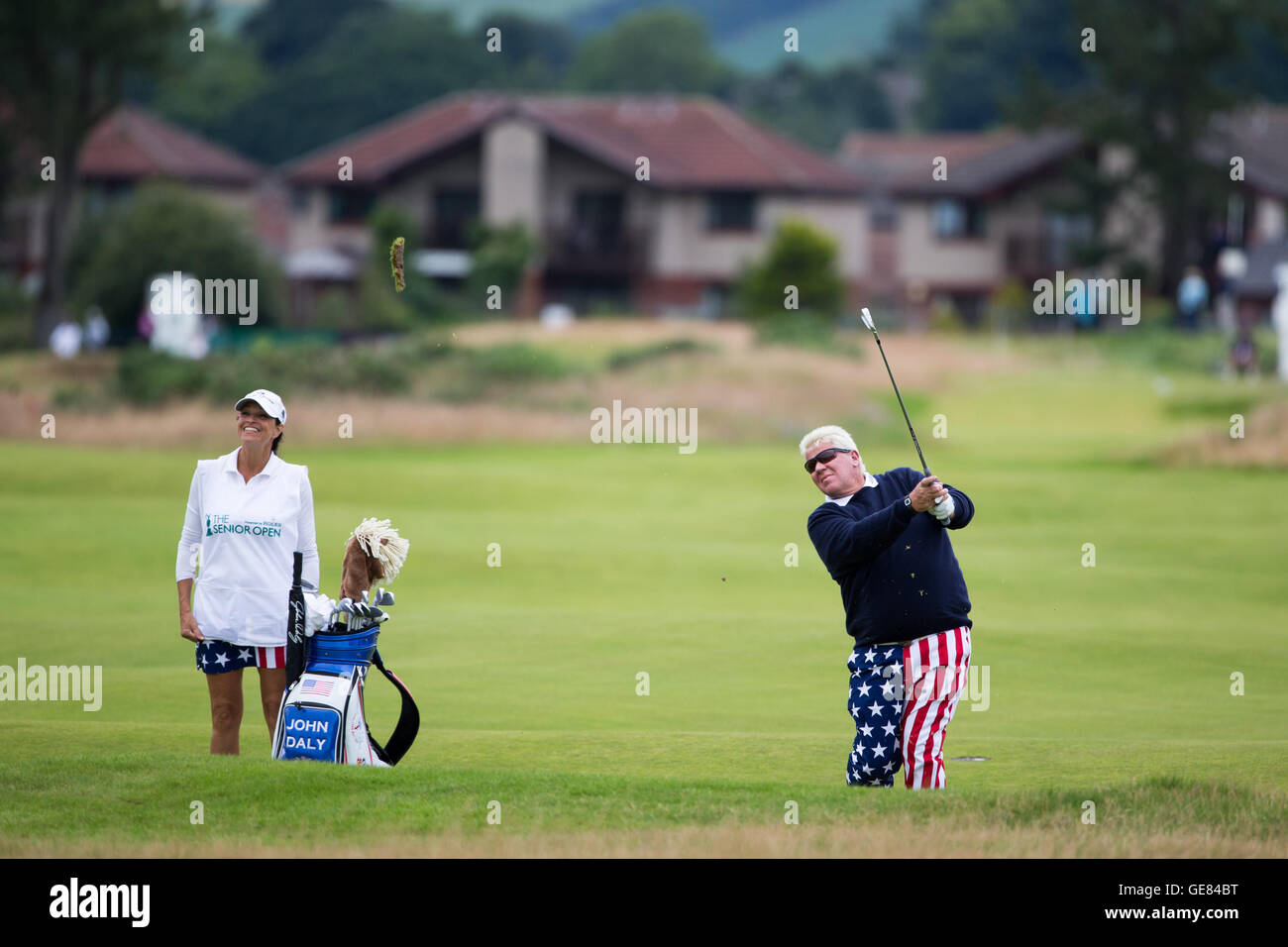 USA's John Daly joue son approche de la 12e journée orifice pendant trois des 2016 Championnat senior à Carnoustie Golf Links. Banque D'Images