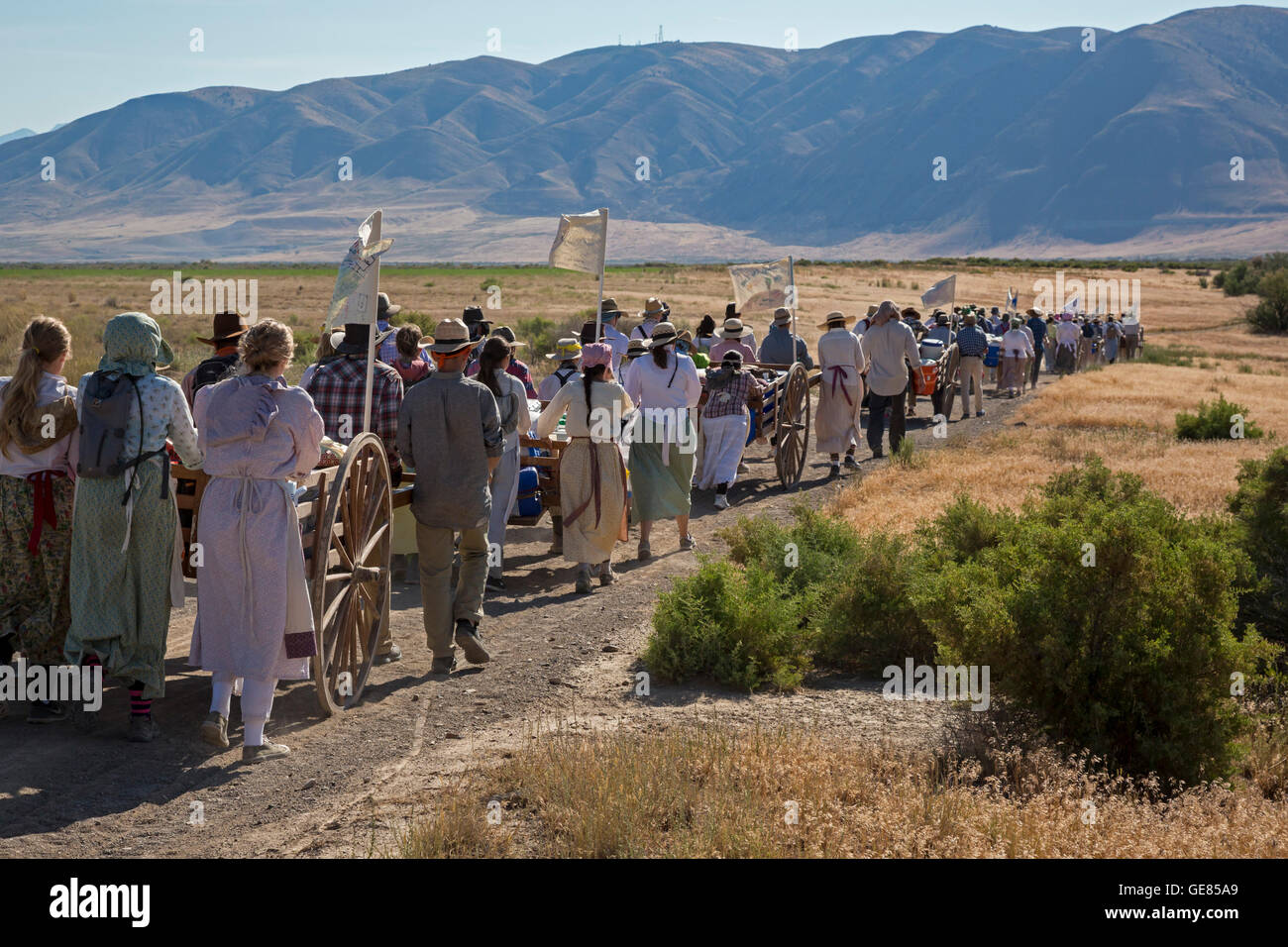 Mormon les élèves du secondaire de participer à trois jours de trek de charrettes, de recréer l'expérience des pionniers mormons. Banque D'Images