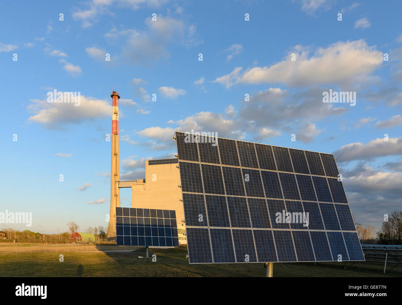 Zwentendorf an der Donau : jamais allé dans la centrale nucléaire de Zwentendorf d'exploitation, maintenant propriété de l'EVN et nouveau sys photovoltaïque Banque D'Images
