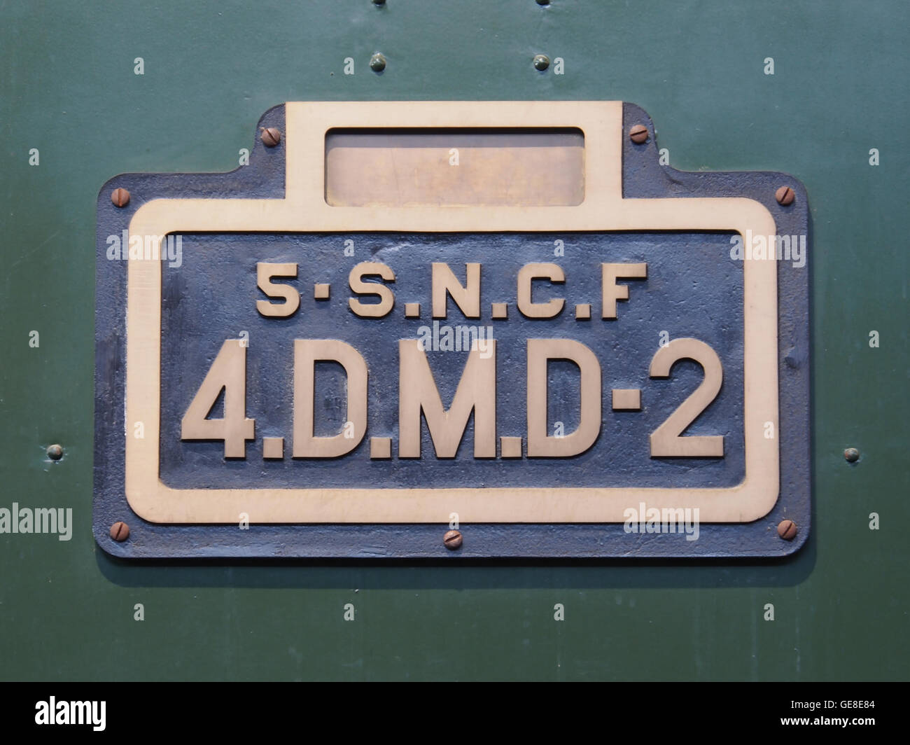 Photographie de la SNCF 4DMD-2, maquette de wagons français utilisés par la Société nationale des chemins de fer Français (SNCF). L'image met en évidence la conception et l'importance historique de ce modèle spécifique de wagon dans l'histoire ferroviaire française. Banque D'Images