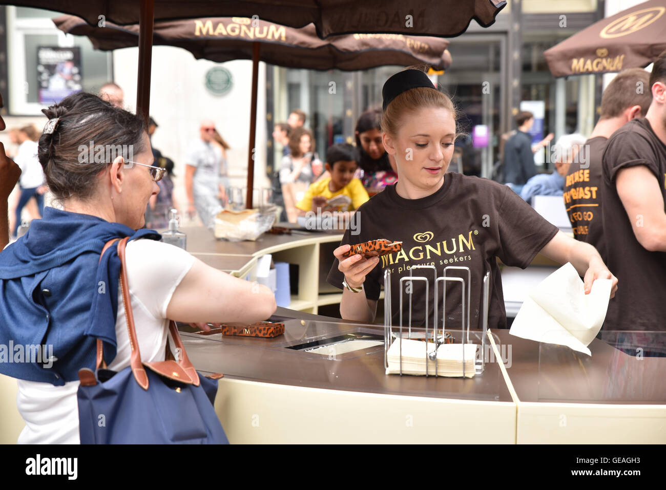 Regent Street, Londres, Royaume-Uni. 24 juillet 2016. Regent Street est fermé tous les dimanches de juillet pour l'été des rues. © Matthieu Chattle Banque D'Images