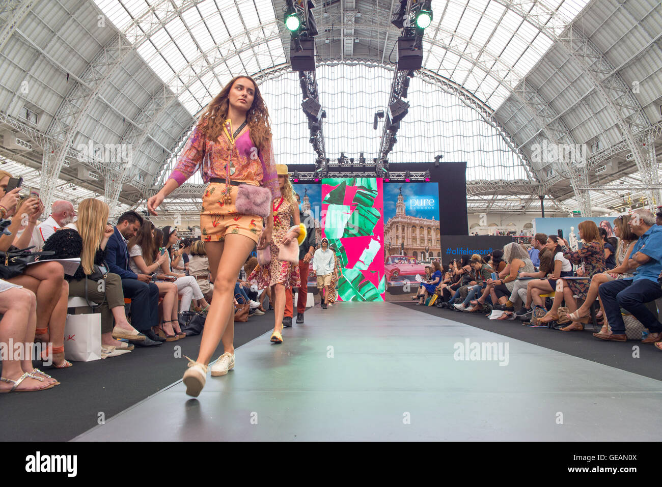 Londres pur SS17, leader au Royaume-Uni fashion trade show qui a lieu deux fois par an à Londres Olympia. Banque D'Images