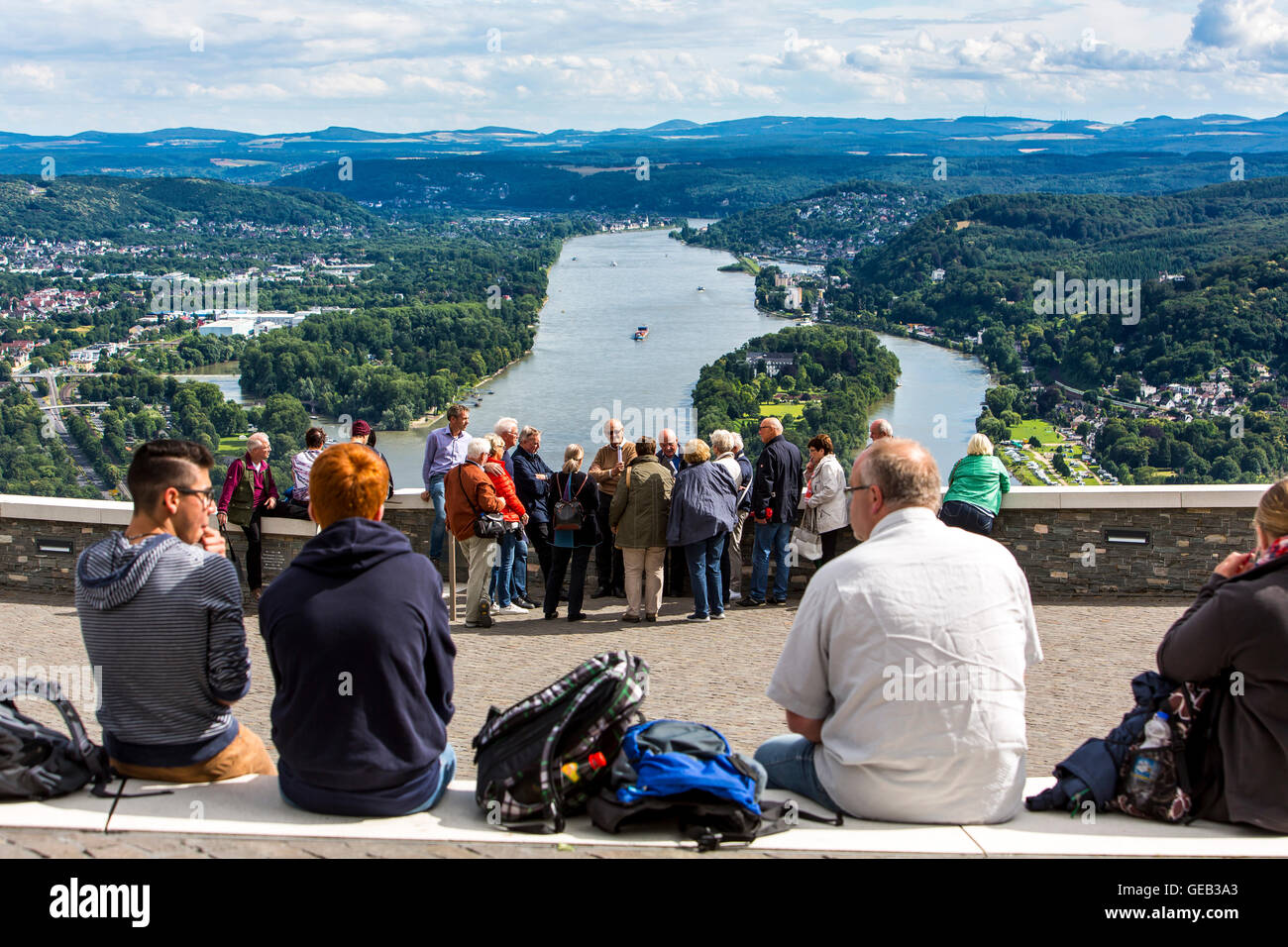 Point de vue sur la montagne Drachenfels, vallée du Rhin, zone de montagne Siebengebirge, sept, Allemagne Banque D'Images