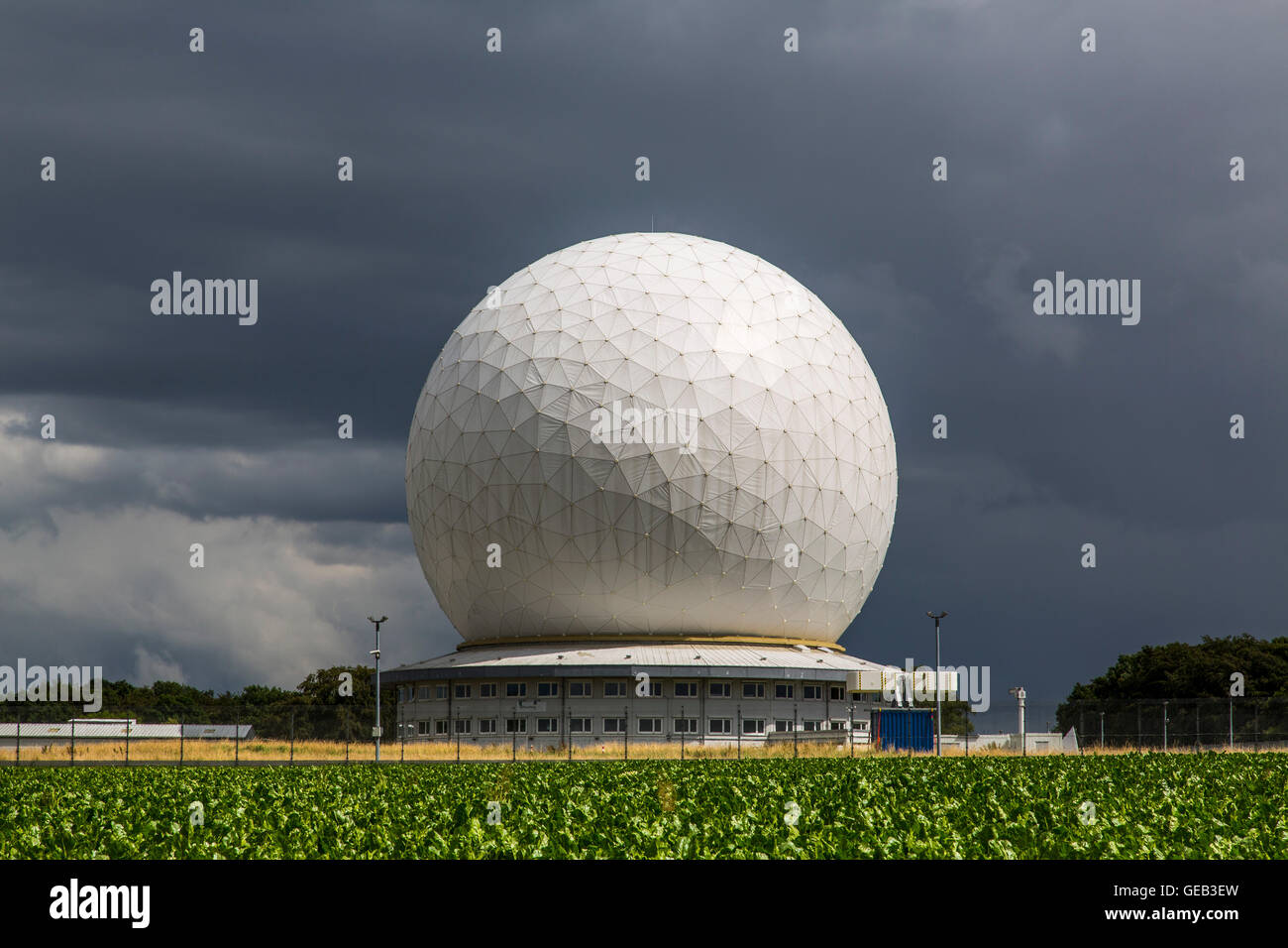 Installation de radar à l'Institut Fraunhofer pour la communication, traitement de l'information et de l'ergonomie, le Fraunhofer FKIE, Radom Banque D'Images