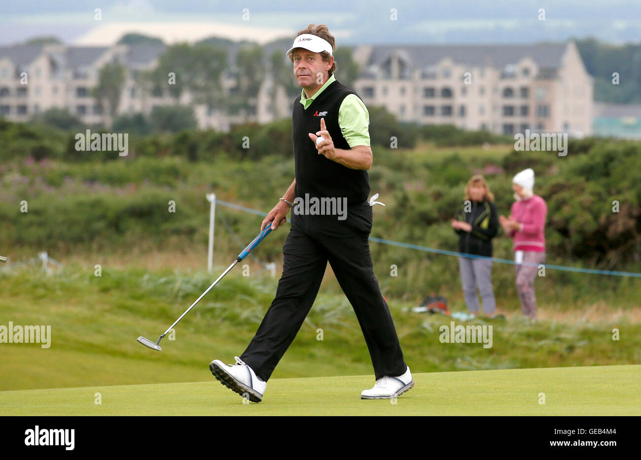 Simon Brown de l'Angleterre sur la 5e journée verte pendant quatre des 2016 Championnat senior à Carnoustie Golf Links. Banque D'Images