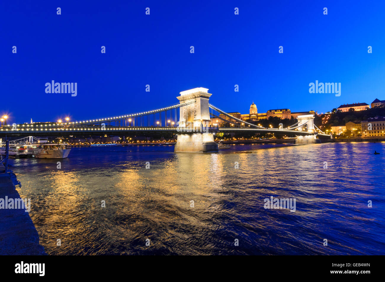 Budapest : Danube, le Pont des Chaînes, le château de Buda, Hongrie, Budapest, Banque D'Images