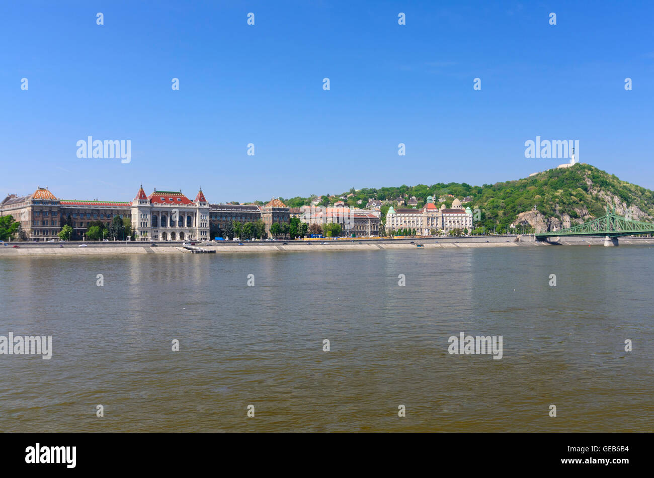 Budapest : Danube avec l'Université technique de l'hôtel Gellert , la colline Gellert et pont de la liberté, de la Hongrie, Budapest, Banque D'Images