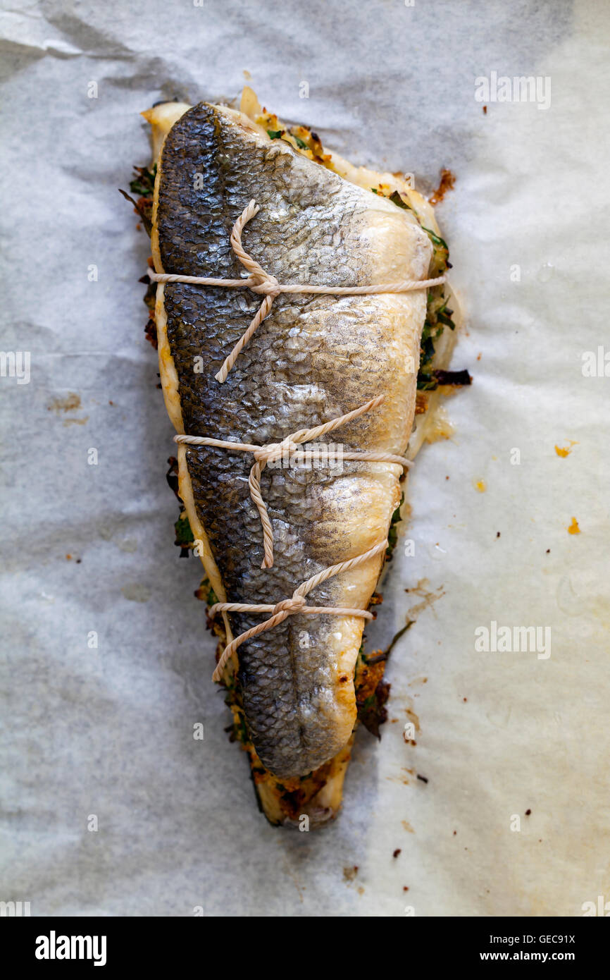 Loup De Mer Grillé Banque d'image et photos Alamy