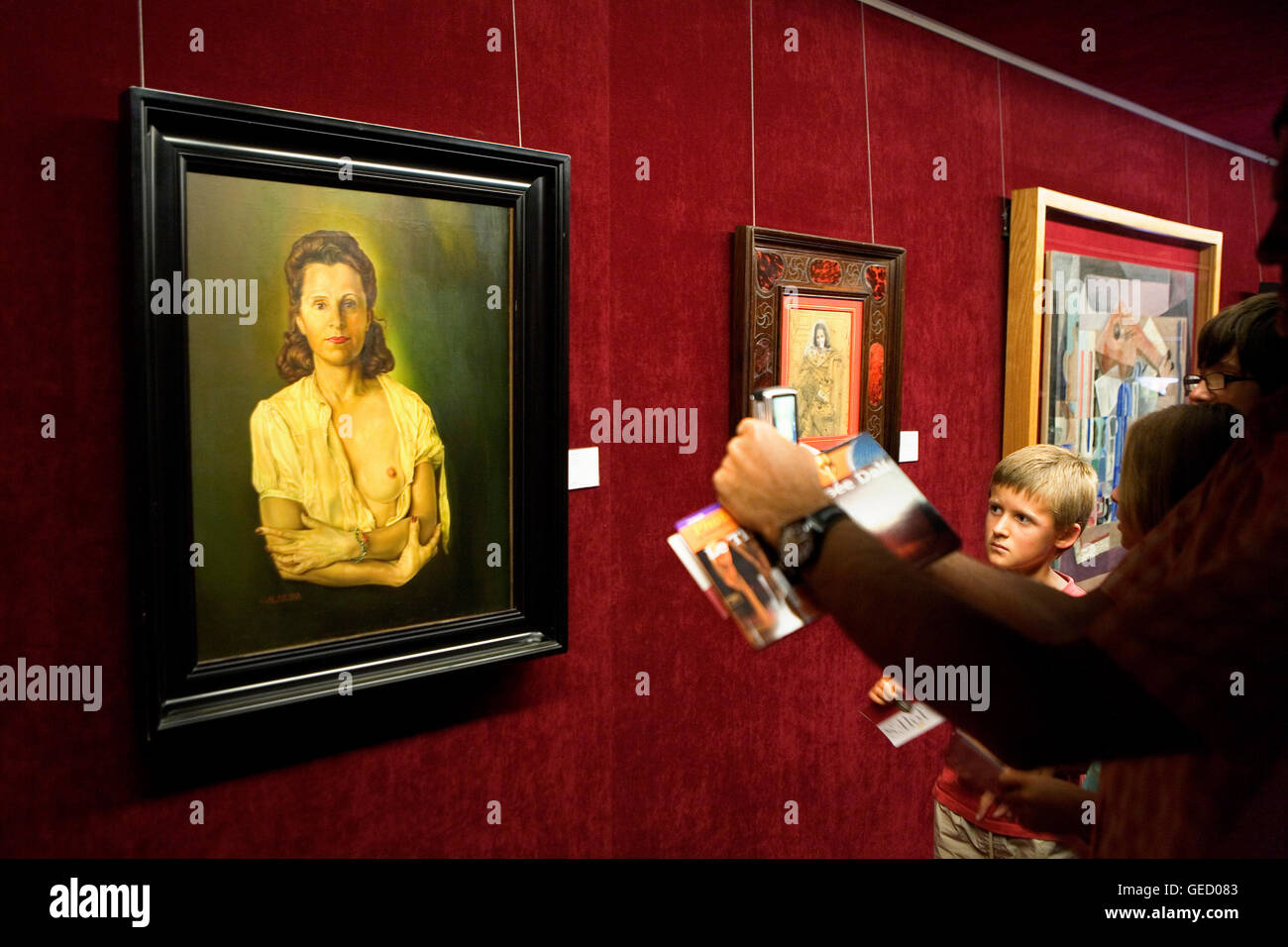 Théâtre de Dalí Museum. À gauche Galarina peinture. Province de Gérone. La Catalogne. Espagne Banque D'Images