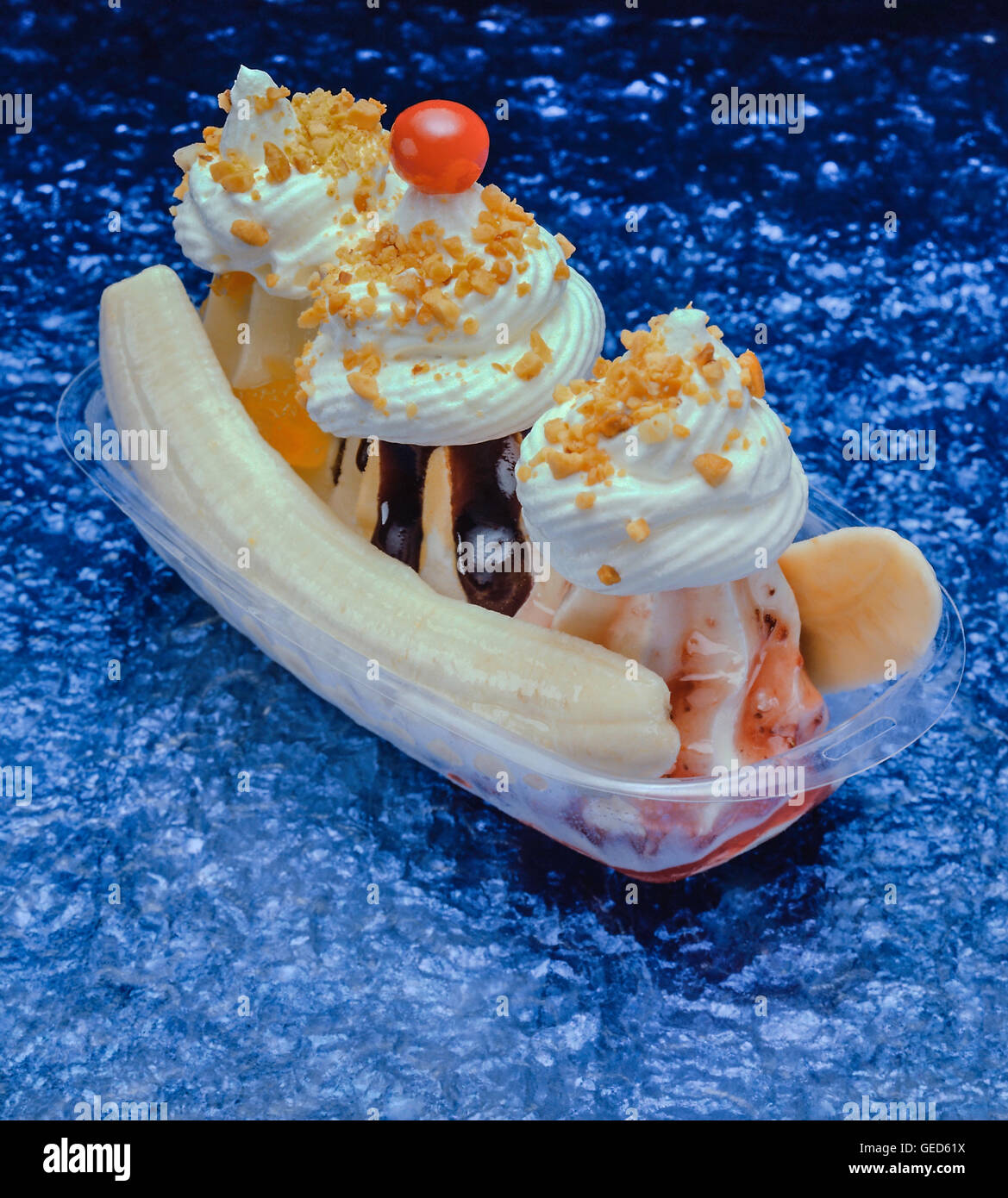 Banana split coupe de glaces Photo Stock - Alamy