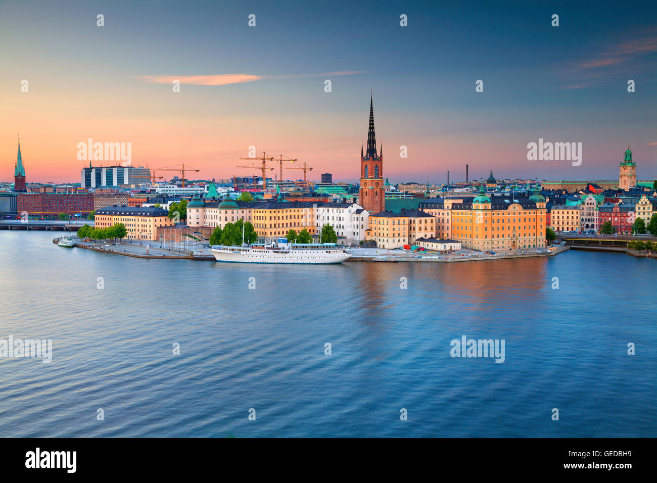 Stockholm. image de Stockholm, Suède pendant le crépuscule heure bleue. Banque D'Images