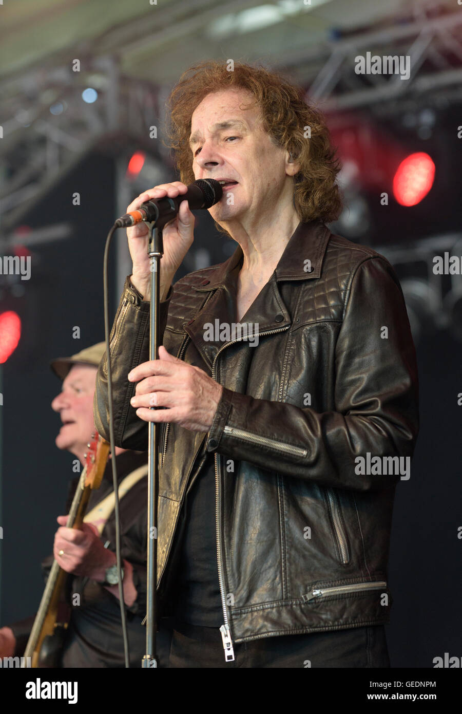 Renan Luce (les zombies) à Cornbury Festival, Chadlington Estate, Oxfordshire, Angleterre, Juillet 10, 2016 Banque D'Images