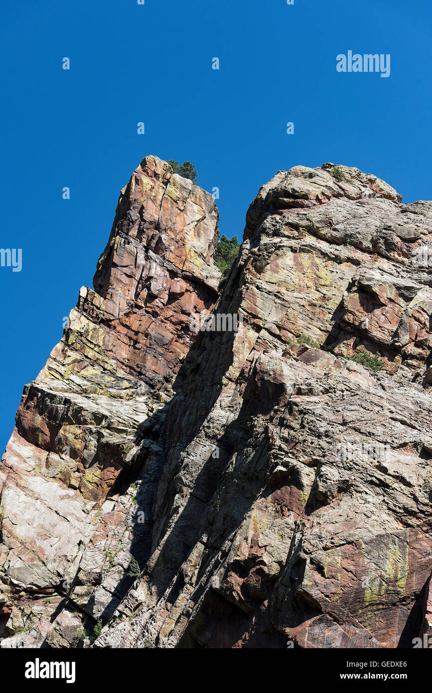 Formation rocheuse abrupte, Eldorado Canyon State Park, Colorado, USA Banque D'Images