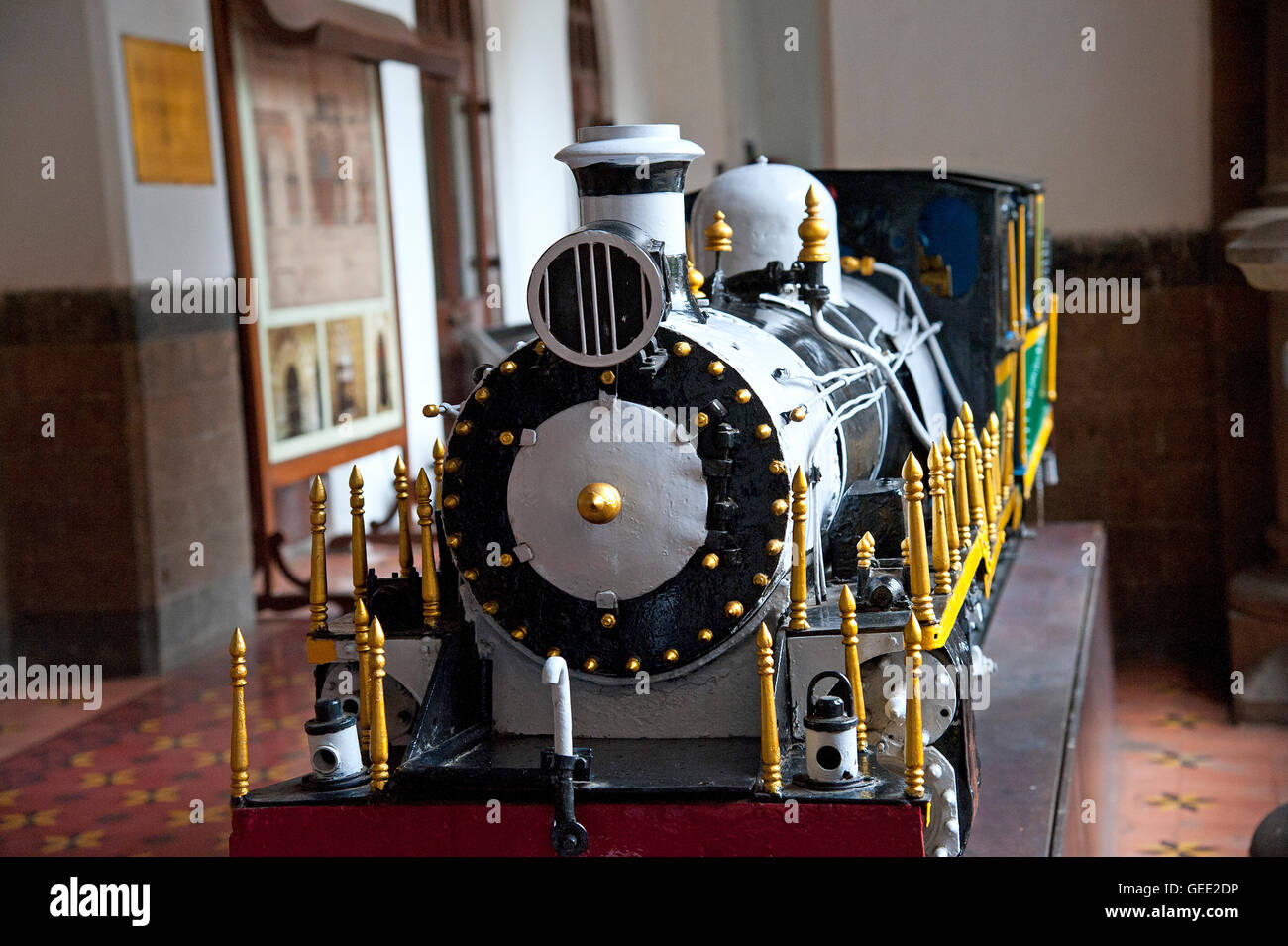 L'image de Mini train modèle dans CST station building ou VT station, Mumbai Inde Banque D'Images